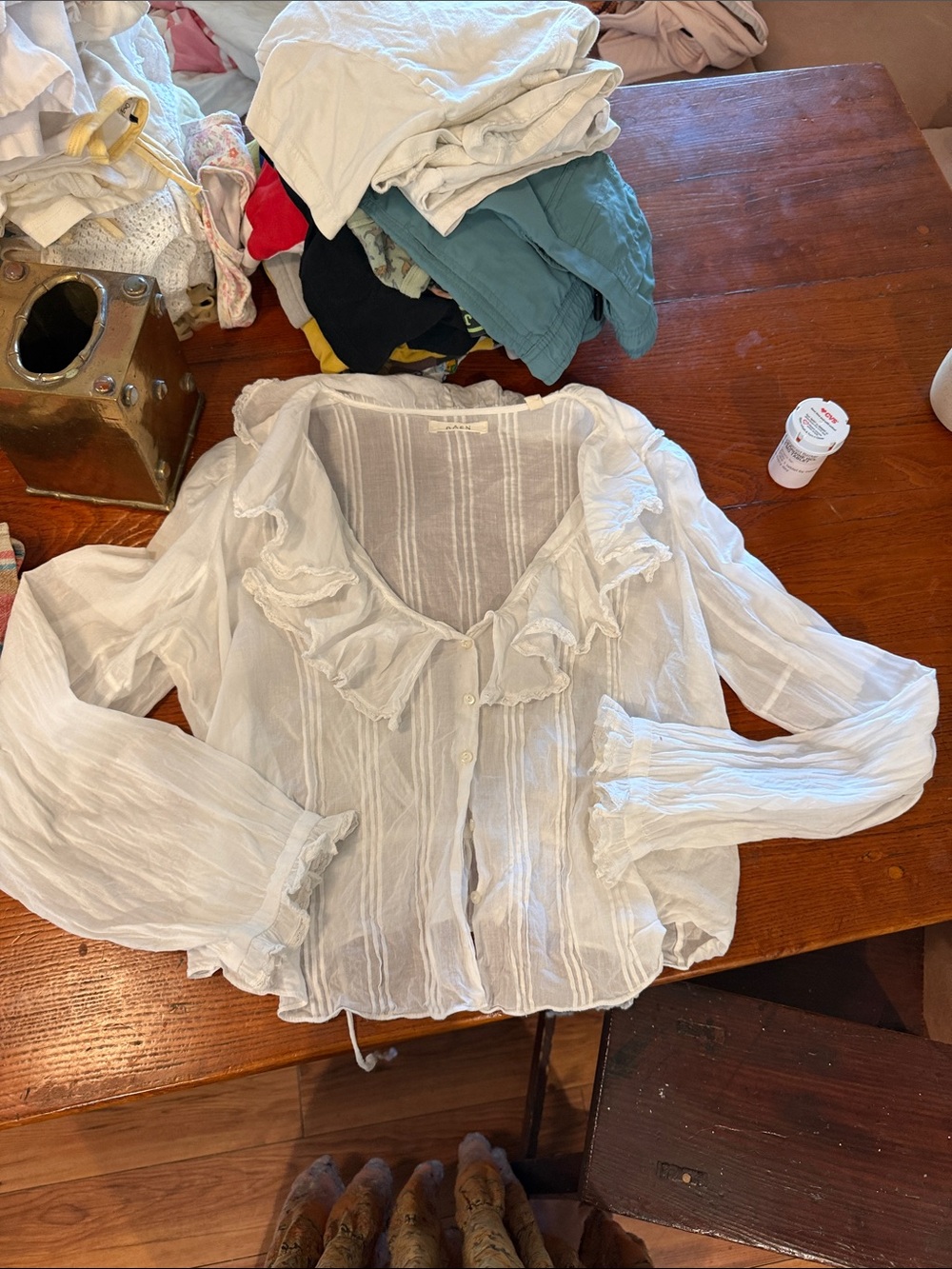 Doen White Ruffled Pintuck Button-Front Blouse - Picture 4 of 4